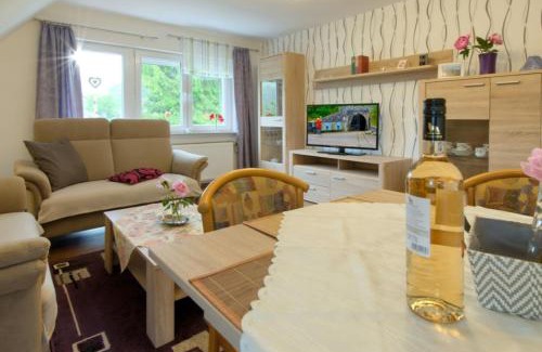 Untermunstertal Apartment | Ferienwohnung Köpfleblick im Haus Bergblick