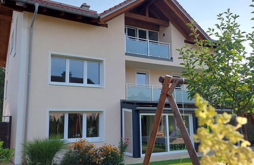 Waging am See Apartment | Ferienwohnung "Magnolie" bis 4 Personen, Balkon, 104 m²