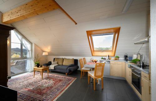 Schienen Apartment | Ferienwohnung Mara