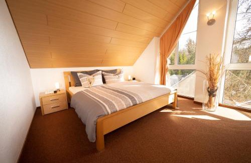 Schienen Apartment | Ferienwohnung Mara