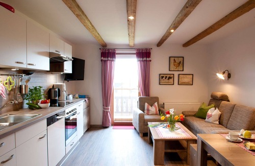 Seeon-Seebruck Apartment | Ferienwohnung Nr. 4 mit Südbalkon, 65qm