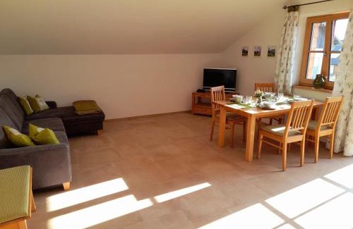 Palling Apartment | Ferienwohnung Obstgarten