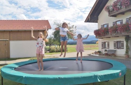 Petting Apartment | Ferienwohnung "Regina" 60 qm - 2 Schlafzimmer