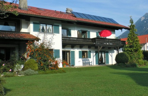 Kreuzfeld Apartment | Ferienwohnung Roßgasse für 3 Personen mit Balkon, Separater Schlafraum, 45 m²