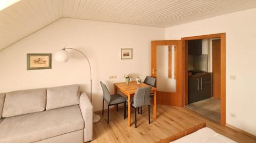 Kirchham Apartment | Ferienwohnung Schloss Kirchham