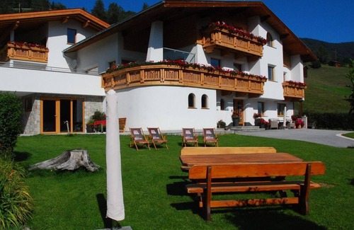 Wenns Apartment | Ferienwohnung Tschirgant - Ferienwohnungen Lechthaler