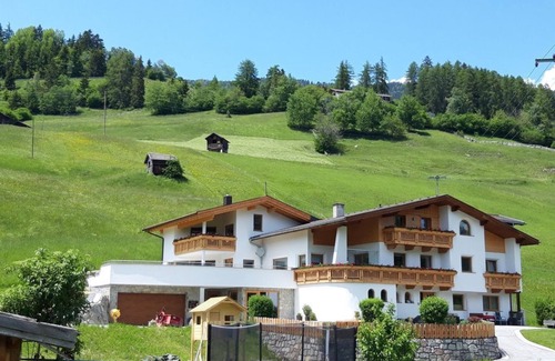 Wenns Apartment | Ferienwohnung Tschirgant - Ferienwohnungen Lechthaler