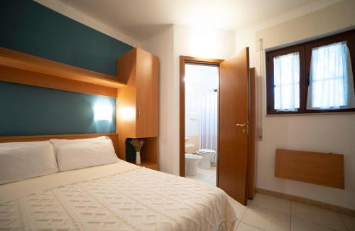 Mattinata House | Ferienwohnung ulivo mit Pool und Privatstrand