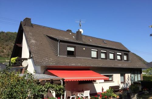 Oberfell Apartment | Ferienwohnung Unter dem Schild