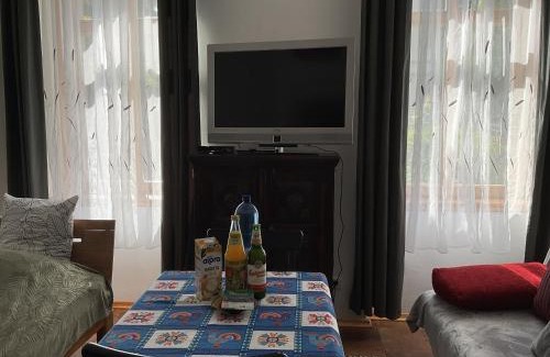 Kapellenberg Apartment | Ferienwohnung von der Herzogshöhe ,WIFI, Netflix, Parkplatz, Kamin, Fussbodenheizung, Thermomix, Babybett