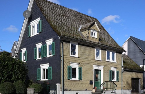 Hilchenbach Apartment | Ferienwohnung Weiß