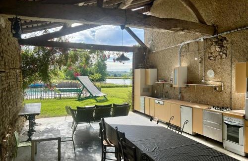 Castet-Arrouy House | Ferme rénovée 6 chambres, vue sur lac et piscine