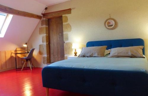 Lurcy-Levis House | Ferme restaurée 19ème siècle, gîte indépendant avec étang, proche du circuit de Lurcy-Lévis - FR-1-489-392