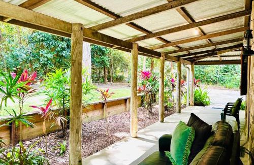 Byfield Resort | Ferns Hideaway Resort