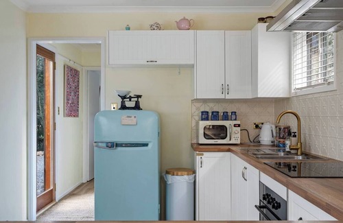 Hobart Cabin | Fernvale Cottage An Enchanting Mountainside Oasis