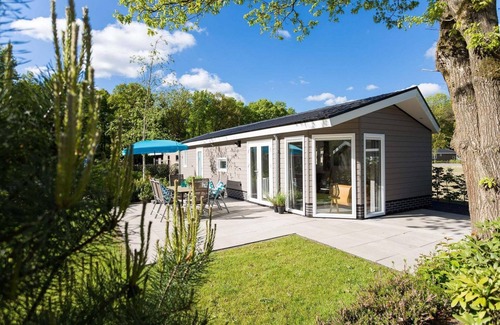 Nieuwerkerk aan den IJssel Ski Chalet | ✓ Ferox at Parc de IJsselhoeve ✓ Holiday home for 4 persons ✓ Located in Nieuwerkerk aan den IJssel (Zuid-Holland) ✓ Holiday park next to the IJssel ✓ Book directly through the park