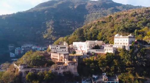 Arki House | Ferozi House x Padm Lakshmi Palace Arki