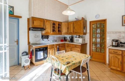 Grezan House | feuillade ancien partagé