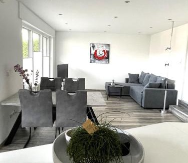 Muschede Apartment | Fewo Arnsberg-Müschede/eigener Eingang mit Terrasse und Fernblick