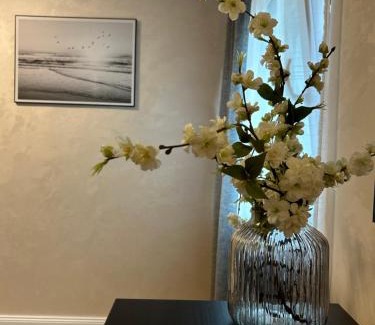 Bad Salzuflen Apartment | FeWo by HD mit Parkplatz, Wallbox, Wintergarten