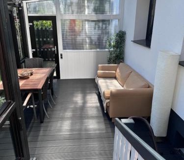 Bad Salzuflen Apartment | FeWo by HD mit Parkplatz, Wallbox, Wintergarten