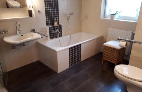 Utarp Apartment | FeWo mit eigener Ladestation f 3 Pers in Ostfriesland