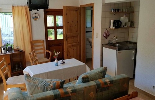 Klein Bollhagen Apartment | Fewo und Bungalow Fritz Reuter Bad Doberan - Bungalow in the garden (25m², max 2 persons)