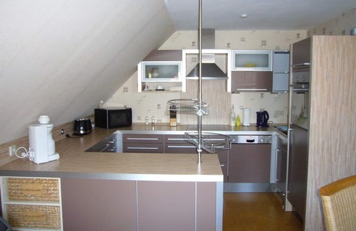 Neuharlingersiel Apartment | FEWO2 for families, also with a dog, view of the dike and a short walk to the beach