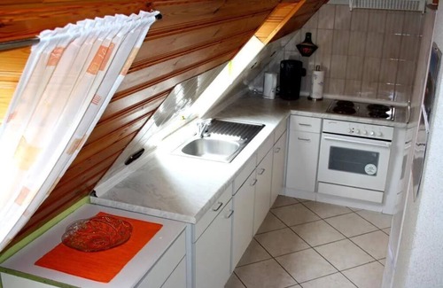 Varel Condo | FewoJasmin between city & sea for families(dogs welcome) free bicycles