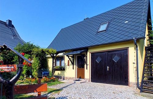 Lohsdorf House | FH Schmidt