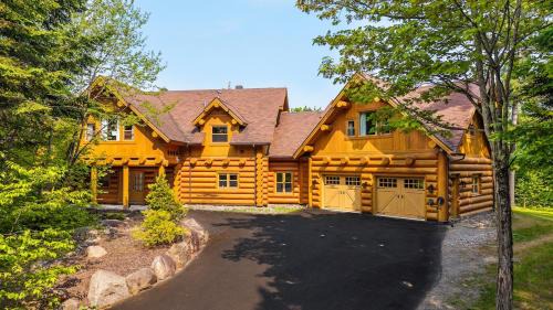 Fiddler Lake Resort Ski Chalet | Fiddler Lake Resort Private Pool Hot Tub