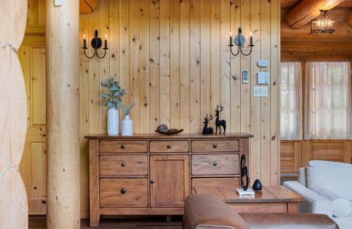 Fiddler Lake Resort Ski Chalet | Fiddler Lake Resort Private Pool Hot Tub