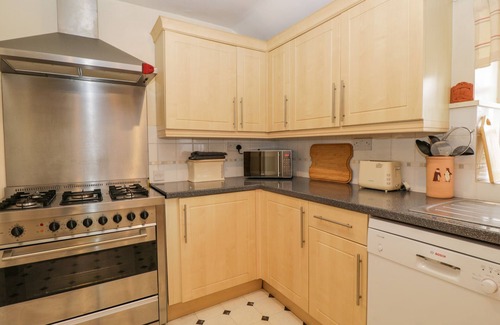 Cannards Grave Cottage | FIELD COTTAGE, pet friendly, with open fire in Shepton Mallet