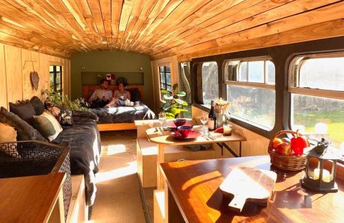Woodbury House | Fiery Peak Glampsite with Stargazing & Hot Tub