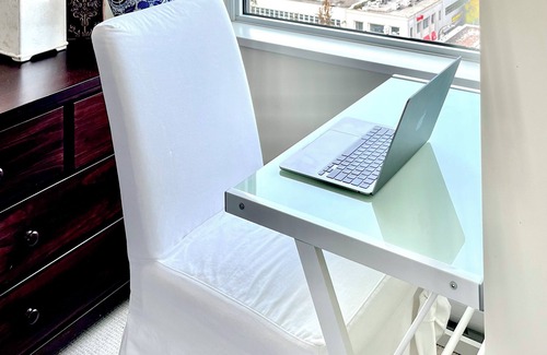 Downtown Victoria Condo | FIFTEEN09 at ERA-DT 2 bedroom condo w/Parking & Ocean View