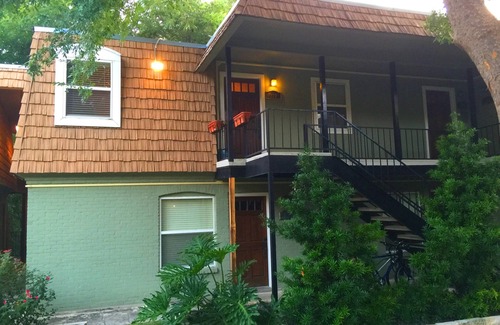 Travis Heights Condo | Filmmaker High-end Luxury 1/1 Condo, W/D, covered parking