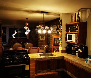 Sopetran House | Finca con forma de castillo y piscina en Sopetrán