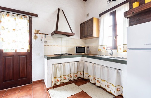 Icod de los Vinos Cottage | Finca El Poleo with pool and sea view