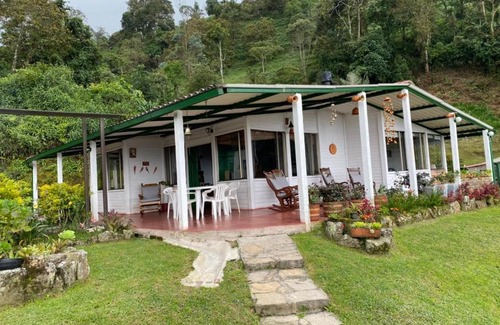 Sasaima House | FINCA SANTAMARIA DE AGUABLANCA VEREDA Santa Ines