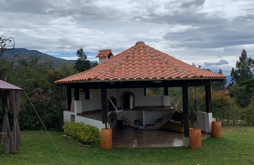 Villa de Leyva Cabin | Finca Villa Claudia, Cabaña Ideal Para Familias, con Espacio de Juegos