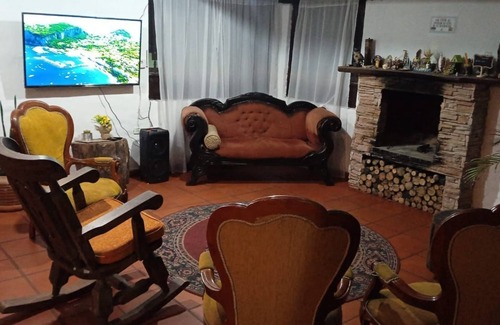 Villa de Leyva Cabin | Finca Villa Claudia, Cabaña Ideal Para Familias, con Espacio de Juegos