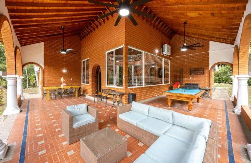 Olaya Villa | Finca Villa Salma - AC, Piscina, 21 Personas