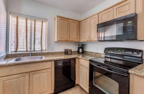 West Sedona Hotel | Find Your Zen in Sedona! Full Kitchen, Swimming Pool, Free Parking!