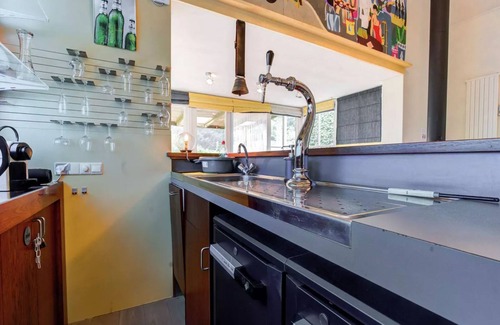 Oldenzaal House | Fine holiday home with jacuzzi and large garden