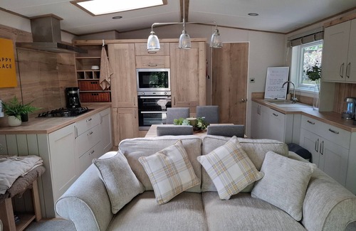 St Leonards-On-Sea Apartment | Fir Tree - 2 bedrooms sleeps 5