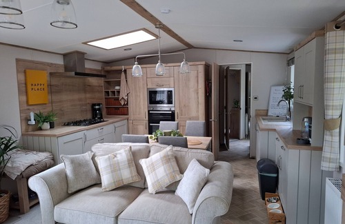 St Leonards-On-Sea Apartment | Fir Tree - 2 bedrooms sleeps 5