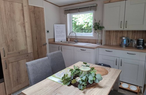 St Leonards-On-Sea Apartment | Fir Tree - 2 bedrooms sleeps 5