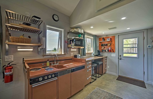 Milford Apartment | Fire Pit + Gas Grill: Secluded Studio in Milford!