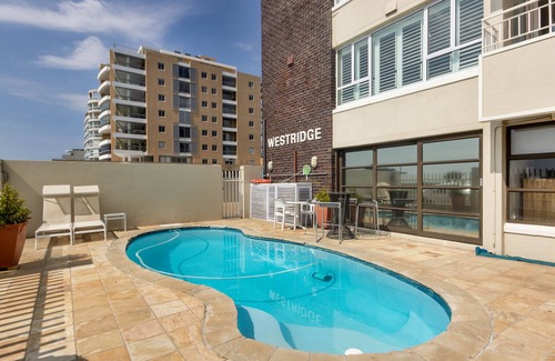 Mouille Point Apartment | First floor apartment with beautiful sea view