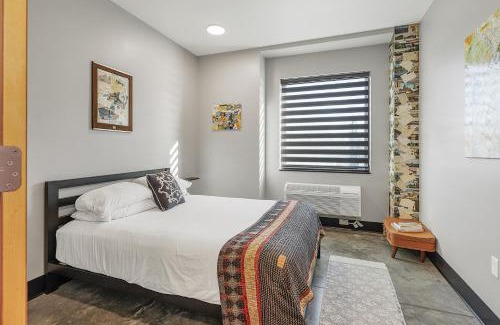 Pacific Hotel | First Floor Suite Near St Louis With Pool